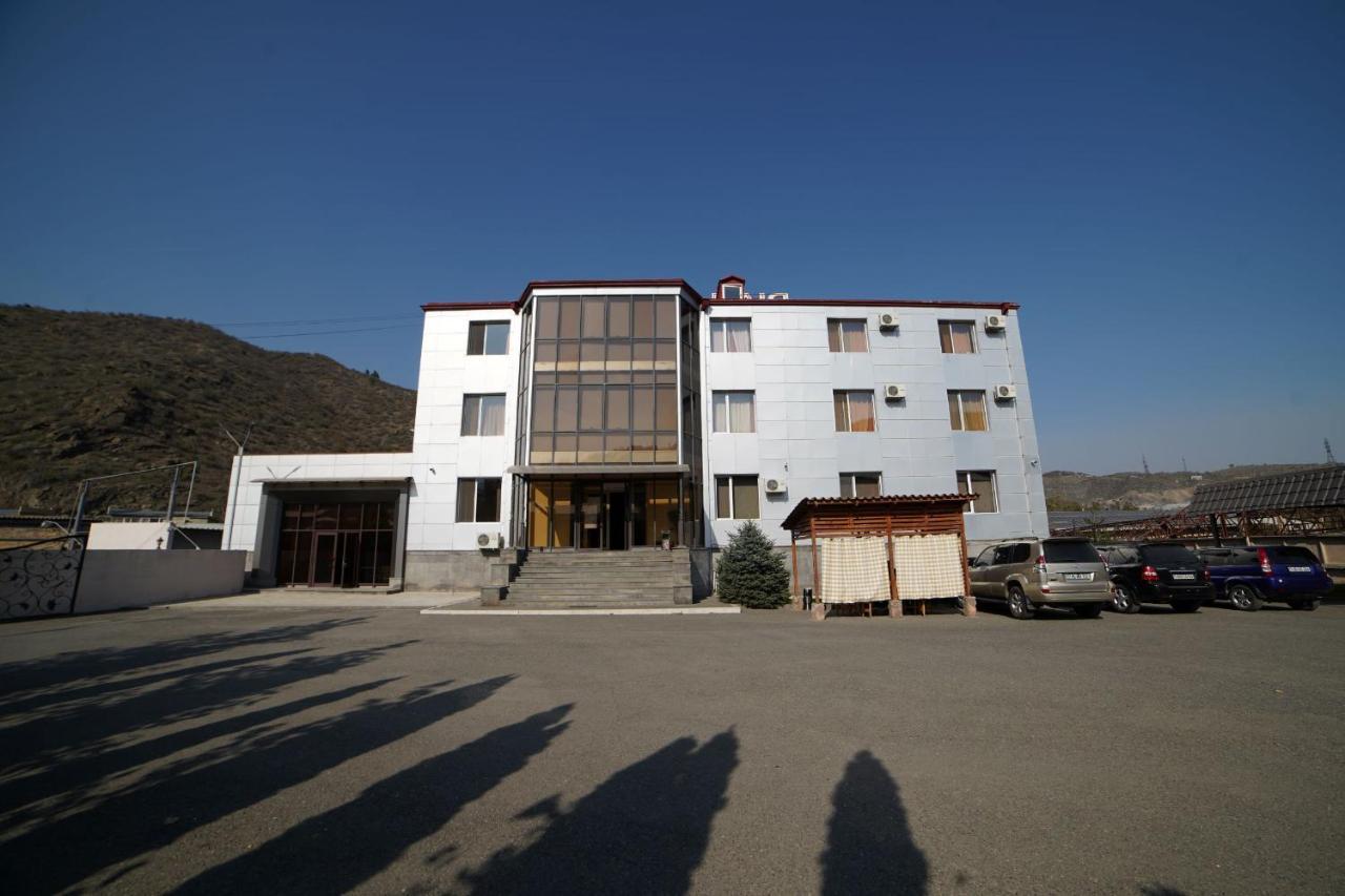 Syunik Hotel Kapan Exterior photo