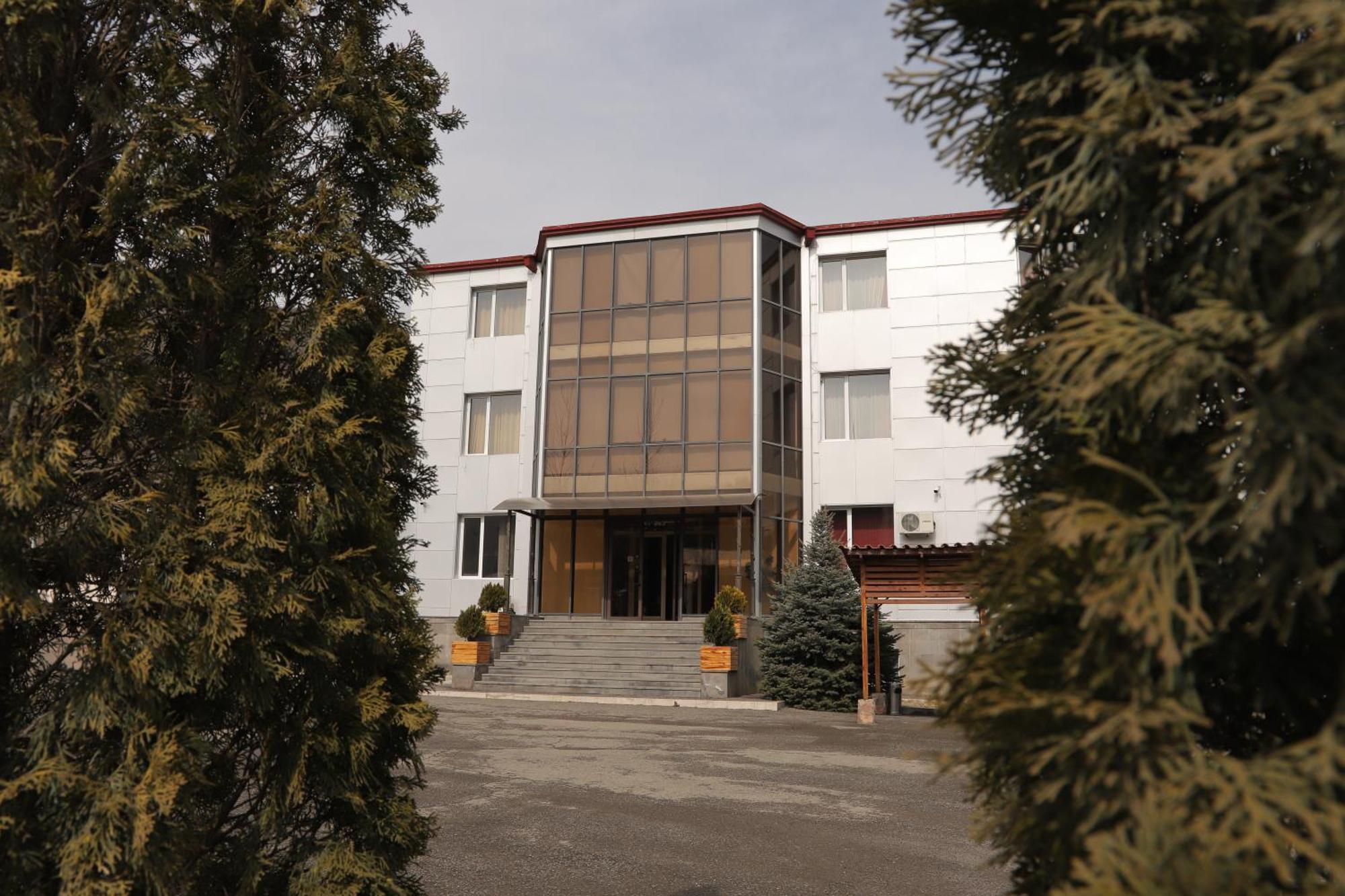 Syunik Hotel Kapan Exterior photo